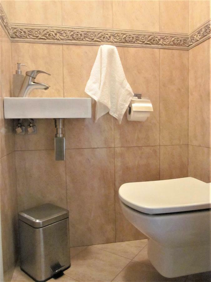 Centrum, 700M Do Plazy - 2 Sypialnie, Salon, Balkon, Bezplatny Parking, Gdynia Esterno foto