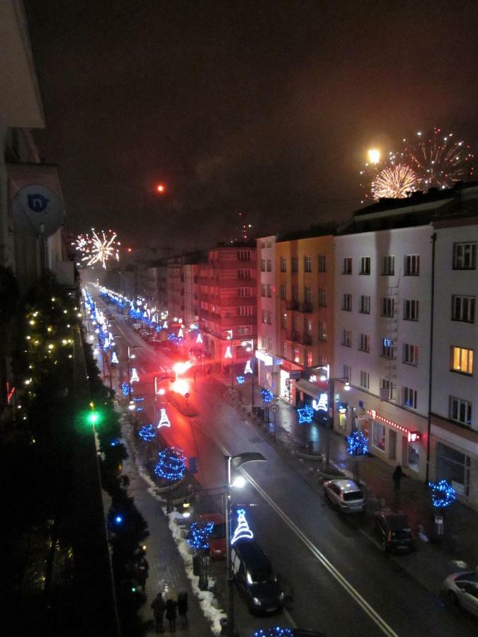 Centrum, 700M Do Plazy - 2 Sypialnie, Salon, Balkon, Bezplatny Parking, Gdynia Esterno foto
